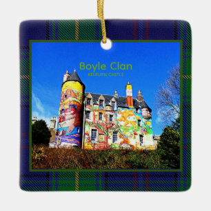 Roligt Boyle Scottish Klans Kelburn Castle Tartan Julgransprydnad Keramik