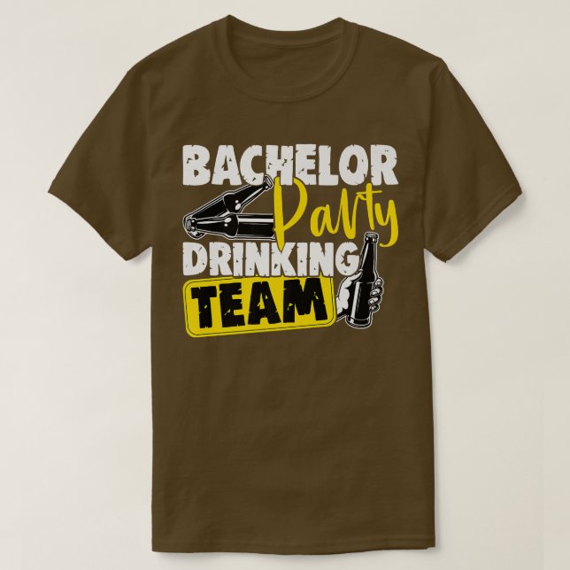 Roligt bröllop möhippa brudgum drinking team  t shirt (Design framsida)