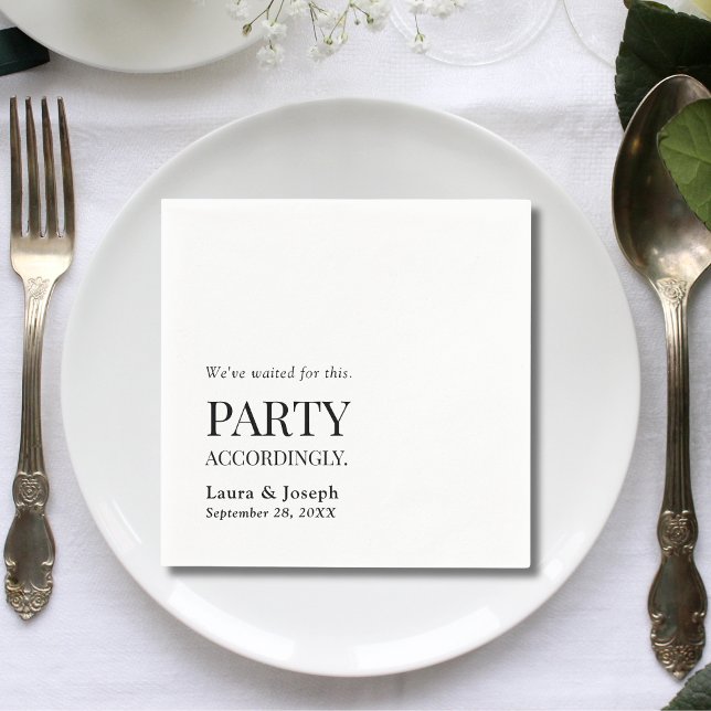 Roligt Bröllopsbar Parti därefter Pappersservett (Funny wedding bar napkins add playful charm and keep guests smiling all night.)