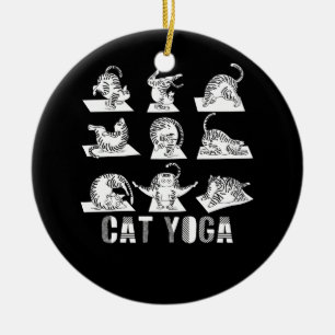 Roligt Cat Yoga-matta som gör Yoga-lägen. Julgransprydnad Keramik