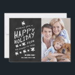ROLIGT CHALKBOARD LYCKLIG HELGDAG PHOTO-KORT JULKORT<br><div class="desc">CHALKBOARD LYCKLIG HELGDAG PHOTO-KORT. Roligtens krittypsnitt används på en svart bakgrund för kriteffekt. ÖNSKA DIG EN LYCKLIG HELGDAG FRÅN VÅR FAMILJ TILL DIG. Anpassa med efternamn och förnamn på dina familjemedlemmar och familjefoto med namn. Elke Clarke© for Monogram Gallery. Kontakta butiken eller luxuryweddinginvitations@gmail.com om du vill ha ett annat ordspråk....</div>