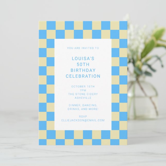 Roligt Checkerboard Light Blue Geometric Birthday Inbjudningar (Stående Fram)