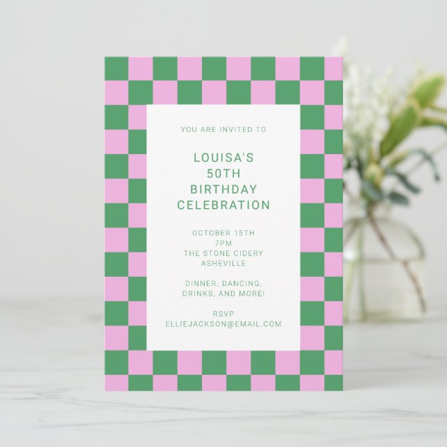 Roligt Checkerboard Rosa Grönt Geometric Birthday Inbjudningar (Stående Fram)