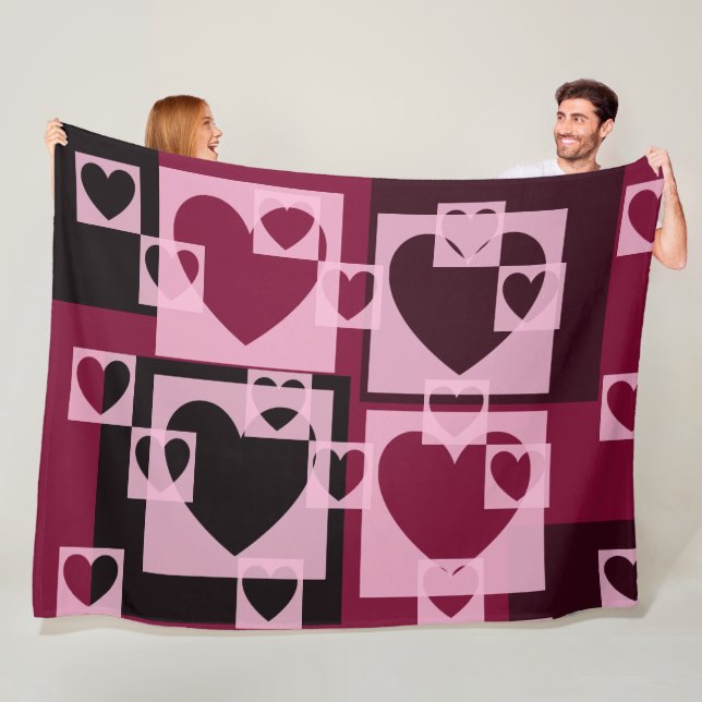 Roligt Checkered Hearts Soft Rosa and Vin Red Red Fleecefilt (På plats)