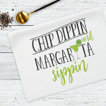 Roligt Chip Dippin Margarita Sippin Mexikanskt liv Kökshandduk<br><div class="desc">Vår anpassningsbar kökshandduk adorerade med Chip Dippin Margarita Sippin. Visa vår produktserie i vår Zazzle-butik.</div>
