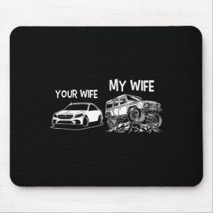 Roligt Citat Din fru Min fru Vintage 4x4 Offroad Musmatta