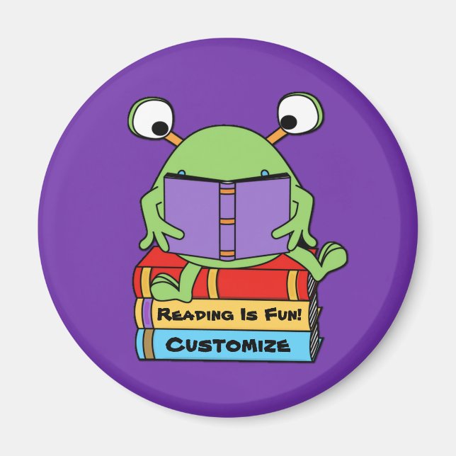 Roligt Cute Bok Loving Alien Magnet (Framsidan)