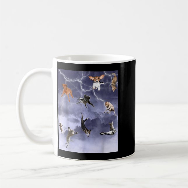 Roligt Det Regnar Katter Och Hundar Kaffemugg (Vänster)