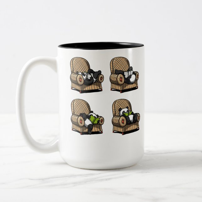 Roligt djur för läsning för Pandabjörnbok Två-Tonad Mugg (Vänster)