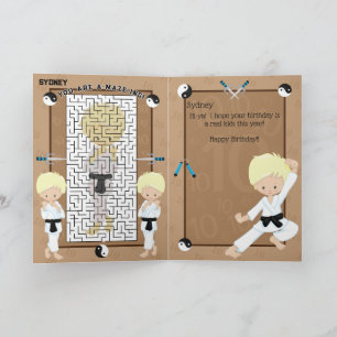 Roligt Du är A- Maze- ing Blonde Boys Karate Birth Kort