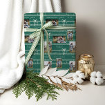 Roligt Fa La Bow Vintage Lakan Music Photo Collage Presentpapper<br><div class="desc">Lägg till en harmonisk beröring i dina helgdag med den här personligens pappra utformning. Med vår unika vintage-inspirerade musikbakgrund i lakan, de festliga fraserna "Season Melodies" i handskrivet skript och lekfulla accents "fa la la la" och musik noter. Den här designen strejkor anteckningen om perfektens helgdag. En vismisk, handdragen båge...</div>