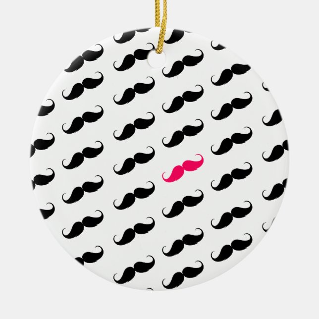Roligt flickaktigt rosa och svart mustaschmönster julgransprydnad keramik (Framsidan)