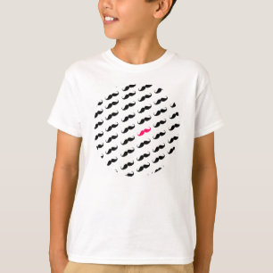 Roligt flickaktigt rosa och svart mustaschmönster tee shirt