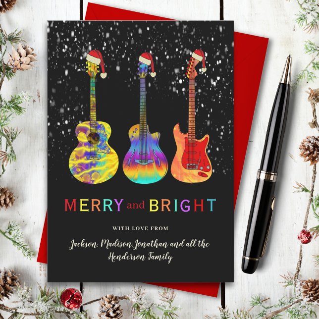 Roligt Gitarrjul Glad och ljus Julkort (Christmas guitars wearing Santa hats Merry and Bright music themed custom holiday greetings card)