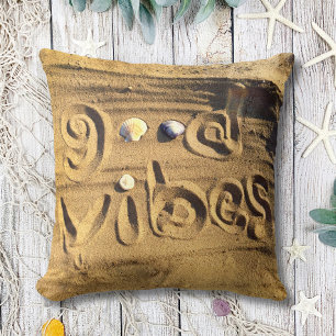 Roligt Good Vibes Quote Beach Sand Snäckas Photo B Kudde