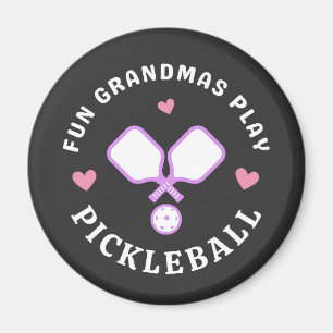 Roligt Grandmas Play Pickleball Cute Pickleball Magnet