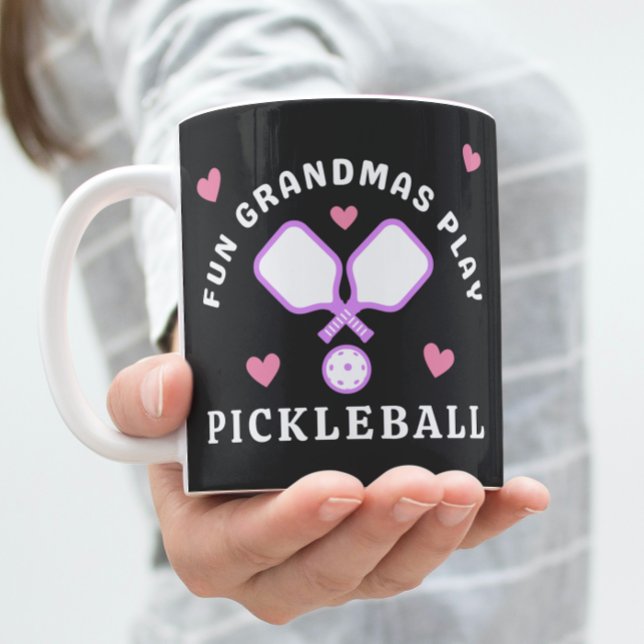 Roligt Grandmas Play Pickleball Kaffemugg (Skapare uppladdad)