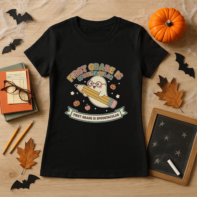 Roligt Halloween Teacher First Klass är dekoktacul T Shirt (Skapare uppladdad)