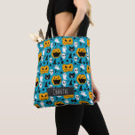 Roligt Halloween varelsemönster | tillfogar ditt Tygkasse<br><div class="desc">Roliga teckningar av jackolyktor,  spöken,  svarta katter,  döskallar som göras in i ett mönster. Bakgrunden är i krickafärg som denna gulliga klotterstilillustration är perfekt för den Halloween säsongen eller för de,  som tycker om halloween themed produktalltigenom året!</div>