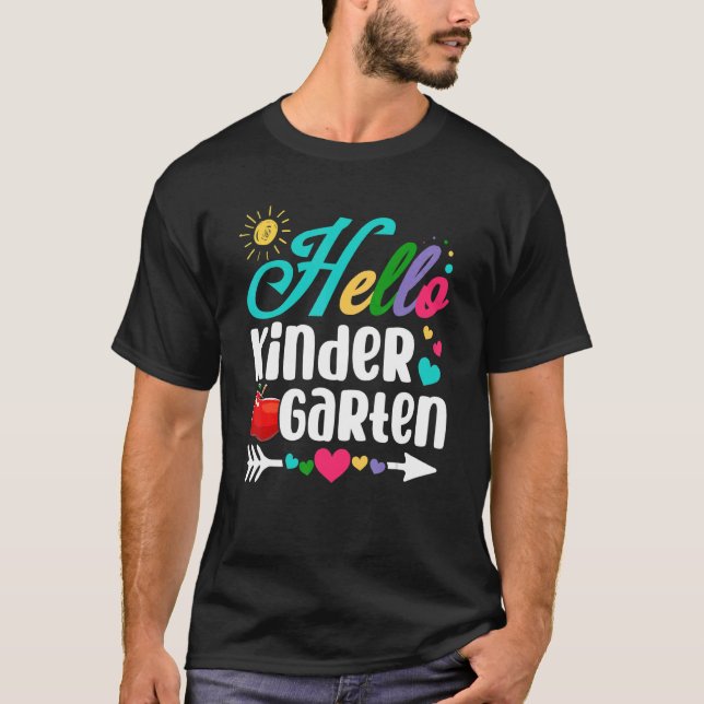 Roligt Hej Kindergarten Första  i Student T Shirt (Framsida)