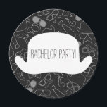 Roligt Hipster Sällskapsfest Inbjudan<br><div class="desc">Mäns personliga skräddarsydda hipster svart-vita svensexepartys inbjudan mall. Roliga, moderna hipster inbjudningar för mäns svensexeparty med trendiga, stiliga mustascher, retro pipor, funkiga glasögon, klassiska toppluvor, smarta slipsar och snygga flugor. På baksidan av denna fantastiska dubbelsidiga inbjudan finns ett helt anpassningsbart textområde i en rolig vit toppluva för festinformationen. Roliga, moderna,...</div>