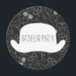 Roligt Hipster Sällskapsfest Inbjudan<br><div class="desc">Mäns personliga skräddarsydda hipster svart-vita svensexepartys inbjudan mall. Roliga, moderna hipster inbjudningar för mäns svensexeparty med trendiga, stiliga mustascher, retro pipor, funkiga glasögon, klassiska toppluvor, smarta slipsar och snygga flugor. På baksidan av denna fantastiska dubbelsidiga inbjudan finns ett helt anpassningsbart textområde i en rolig vit toppluva för festinformationen. Roliga, moderna,...</div>