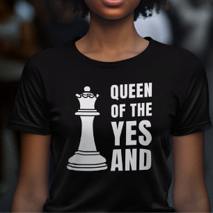 Roligt Improv Chess QUEEN OF THE JES AND T Shirt