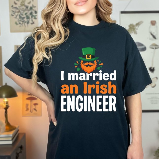 Roligt jag gifte mig med irländsk ingenjör St Padd T Shirt (Skapare uppladdad)