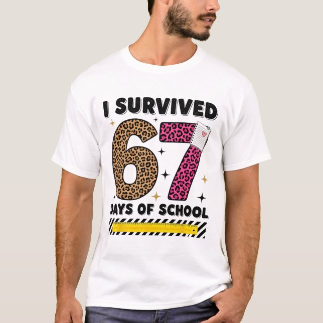 Roligt jag överlevde 67 dagar skolans leopardlärar t shirt (Framsida)