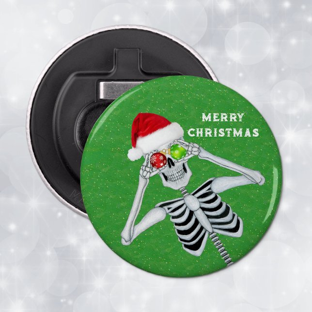 roligt Jul Skeleton Santa Hat Ornaments Grönt Flasköppnare (Funny Merry Christmas Skeleton ornament eyeballs Santa Hat on green magnet bottle opener.)