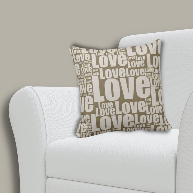 Roligt Kärlek Typography Brown Dekorativ kudde (Motivational Brown Love Typography Pattern Throw Pillow)
