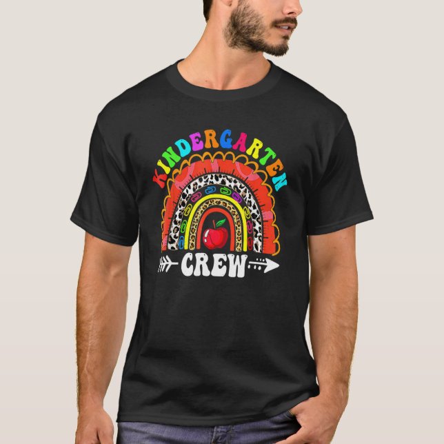 Roligt Kindergarten Crew Rainbow First Day Cute Ba T Shirt (Framsida)