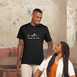 roligt Koffertlivet börjar efter kaffe T Shirt