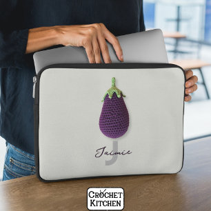 Roligt Lila Modern Minimal Crochet Eggplant Namn Laptop Fodral