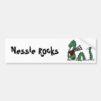 Roligt Loch Nessmonster som leker säckpipa Bildekal