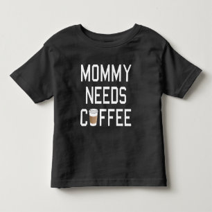 Roligt - mamman behöver kaffe tee shirt