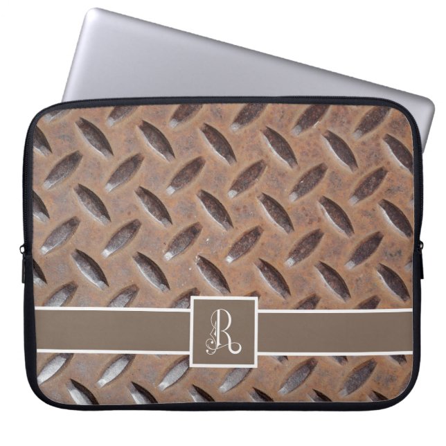 Roligt maskulint brunnslock, dekorativt monogram laptop fodral (Framsidan)