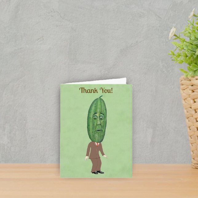 Roligt Mister Pickle Head Man Brown Kostym på Grön Tack Kort (Fun Mr Pickle head man with a face wearing a brown suit on a green Thank You card.)