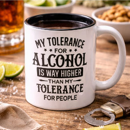Roligt Mitt tolerans för alkohol och människor Två-Tonad Mugg
