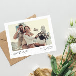 Roligt Mod Snabbfotospara datum<br><div class="desc">Få dina gäster upphetsade för bröllop med Modet Roligt för chic,  Modern Photo Save the Date Card.</div>