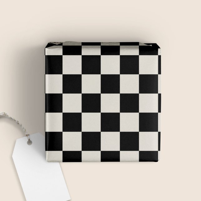 Roligt Modern Checkered Black & Cream Wrapping Pap Presentpapper (Skapare uppladdad)