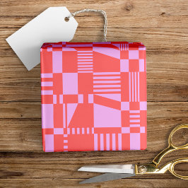 Roligt Modern Checkered Coral & Lilac Wrapping Pap Presentpapper