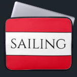 Roligt Modern White Bold Red Trim SAILING Rand Laptop Fodral<br><div class="desc">Vinden är bara höger...  Den här sportiskt varma väderdesignen har ett klassbart,  modernt svart teckensnitt inuti ett vitt centrum rand,  som markerats med svart streck på en ljusstark röd nautisk bakgrund färg med SAILING skrivet över hela designen. Den här designen kan vara personlig.</div>