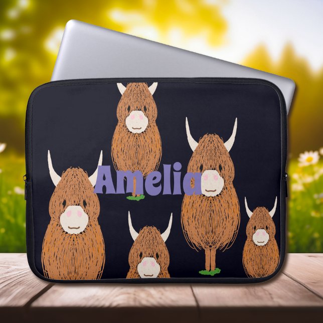Roligt Monogram Highland Cow Laptop Fodral (Skapare uppladdad)