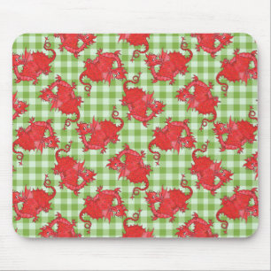 Roligt Mousepad: Cute Red Dragon på Grönt Gingham Musmatta