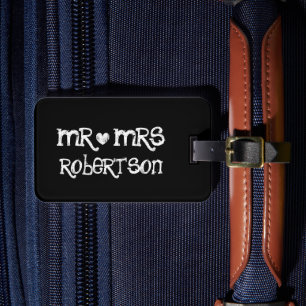 Roligt Mr. och Mrs. Black Chalkboard resbagagemärk Bagagebricka