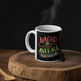 Roligt Nacho Average Electrician Kaffemugg