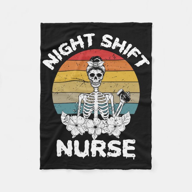 Roligt Nattskift Nurse Skeleton Halloween Rn Nurse Fleecefilt (Framsidan)