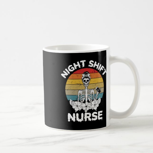 Roligt Nattskift Nurse Skeleton Halloween Rn Nurse Kaffemugg (Höger)