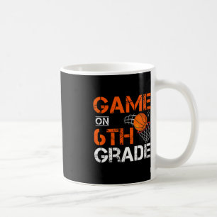 Roligt på den sjätte Klass basketbollen första dag Kaffemugg